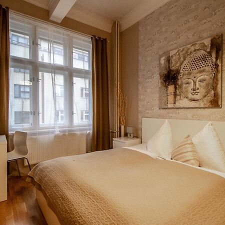 Design Apartment By Ruterra Praag Buitenkant foto