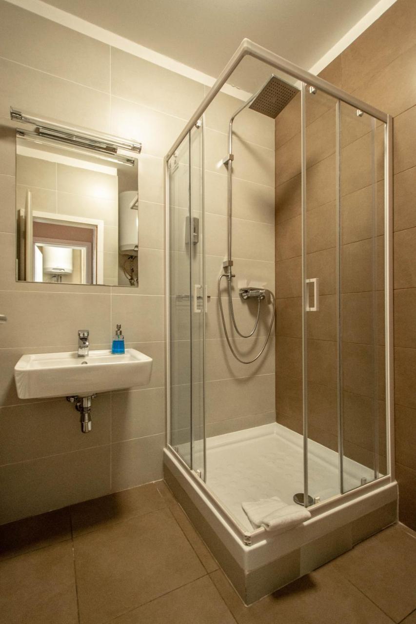 Design Apartment By Ruterra Praag Buitenkant foto