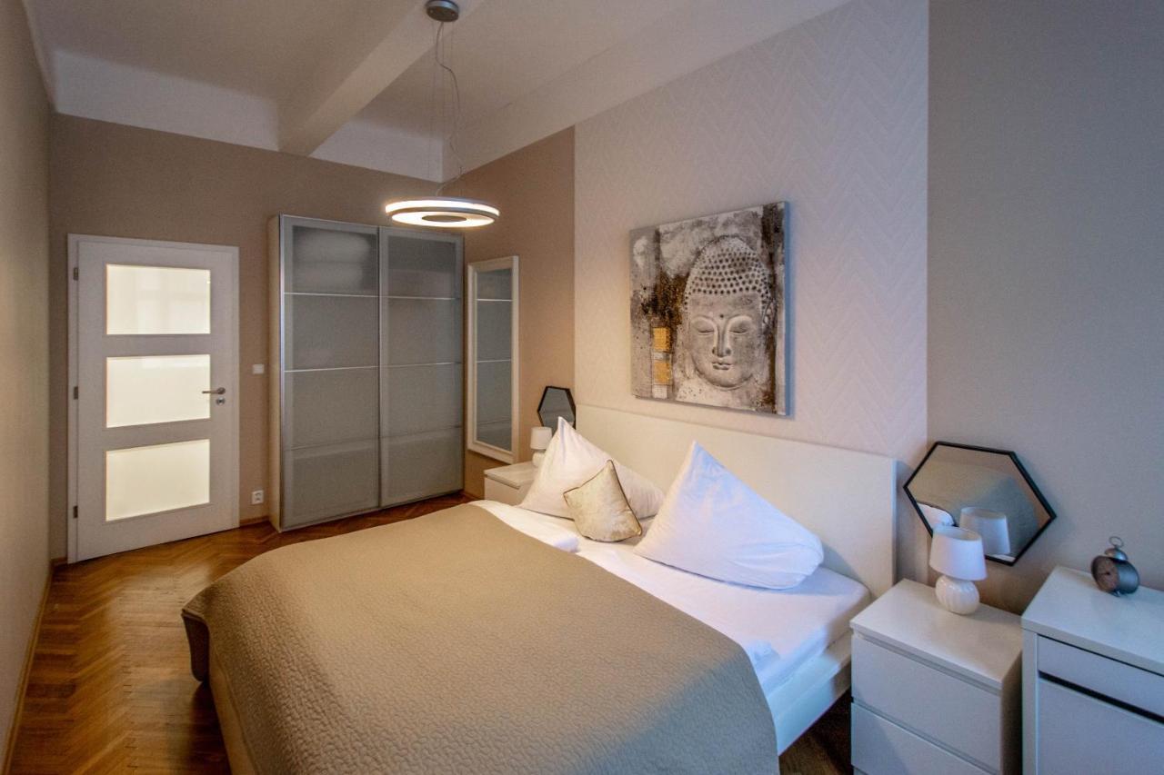 Design Apartment By Ruterra Praag Buitenkant foto