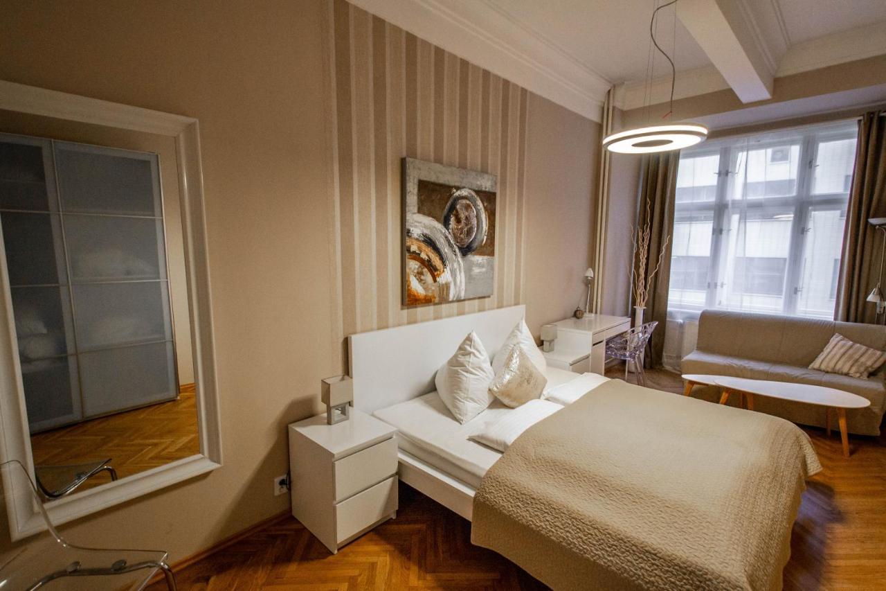 Design Apartment By Ruterra Praag Buitenkant foto